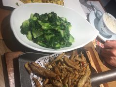 -黄泥岗·地道湖北菜(奥特莱斯店)