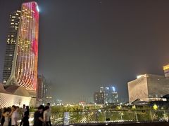 -南京眼步行桥