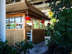 -红栌温泉山庄生态美食餐厅