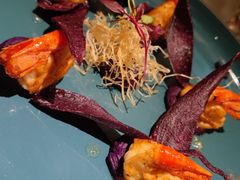 煎虾配紫薯泥薯片及姜味柠檬汁-AZUL by FUEL蓝色·法式酒馆(琶醍店)