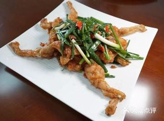 上海电力大学的椒盐牛蛙 当家菜中，临港校区第二食堂二