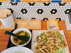 酸菜肉丝炒年糕-大禹家·海鲜面馆(新闸路店)