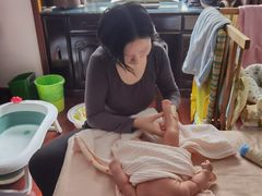 -爱的果实月嫂育婴师(世纪东方店)