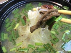 -梁老三麻辣鸡头总店