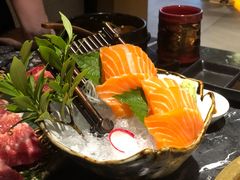 -山川小町·极番烧肉(新地假日广场店)