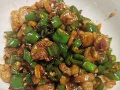 油渣炒肉-味上湘菜馆(河马店)