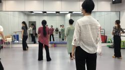 -单色舞蹈