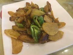 -鹤乡东北菜(崮山路店)