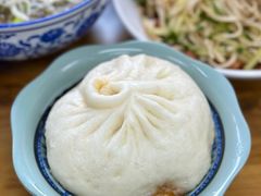 小龙虾鲜肉包-雪琴面馆富安特色鱼汤面(城中花园店)