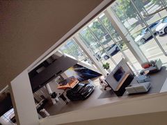 -深圳锦龙奥迪4S店(前海店)