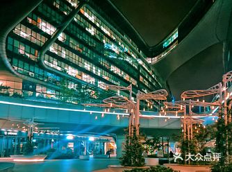 加班结束，被7-11的小姐姐多送了鸡块好开心