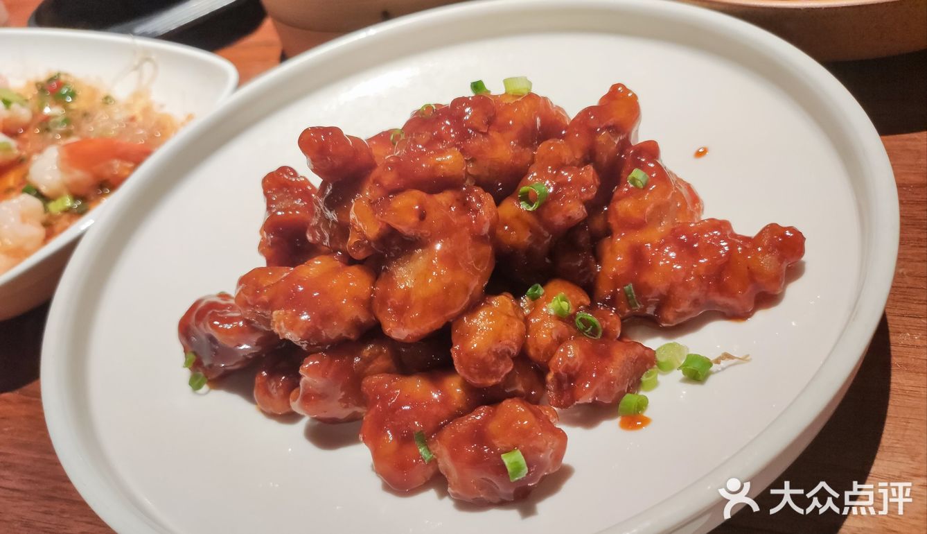 「外婆家(壹方城店)」初次到外婆家跟小姐妹过来一起吃饭点了我们最喜爱喜欢吃的菜非常的赞赏尤其是小哥哥小姐姐挺受欢迎的尤其是俊辉小哥哥服务超级好说话好听下次一定要带小姐妹过来外婆家吃饭「糖醋里脊」「茶香鸡」「面包新秀」「外婆家(壹方城店)」「外婆家红烧肉」