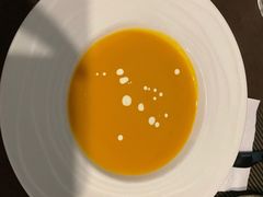 -悦享绿山墙西餐厅