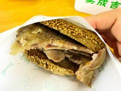 烧饼夹羊头肉-实成吉烧饼铺