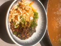 -伴山牛贵州黄牛肉火锅·苗疆非遗艺术餐厅(上海首店)