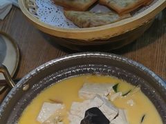 -吃饭皇帝大土家民族菜(正大广场店)