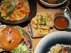 -8PINTS八品脱·日料·烧鸟·精酿小酒馆(莘庄店)