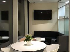 沙发休息区-御金匠奢侈品维修保养(港汇恒隆店)