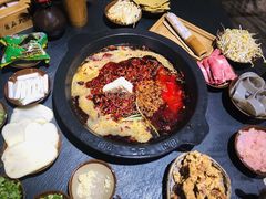 麻大侠秘制红锅底-麻大侠老火锅(巴国城店)