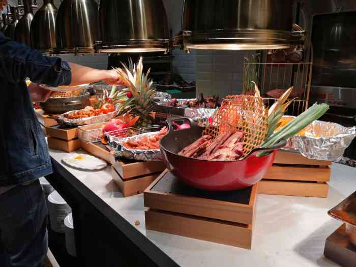 加餐海鲜自助(宝龙广场店)-"看了不少点评,都说加餐的海鲜不错,属于性
