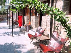 -百里峡七彩艺术小镇