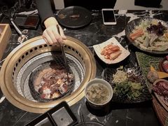 -山川小町·极番烧肉(新地假日广场店)