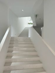 -微笑雨嘉造型护肤