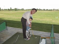 温泉附近的高尔夫练球场-月亮河温泉度假酒店