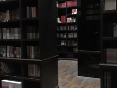 -钟书阁(松江泰晤士小镇店)