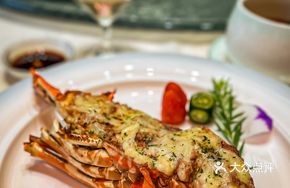 Cheese-Infused Lobster with Foie Gras