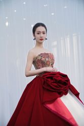 点击看大图 -拉瑞娜LaReine婚纱礼服高级定制