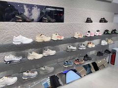 -SALOMON萨洛蒙(青岛海信店)