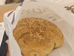 芝士火腿牛角包-老佛爷饼店