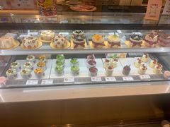 -花花卷卷·鲜食蛋糕(静安久光百货店)
