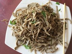 -溢心园香河肉饼总店