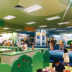 -莫莉幻想儿童乐园(武汉金银潭永旺店)