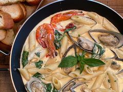 奶油青口-SISTERS BAR RESTAURANT川意酒馆(嘉善老市H楼店)