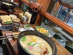 -银米·云南传统过桥米线(双廊黑金冠店)
