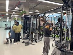 -岩顶健身(玄武店)