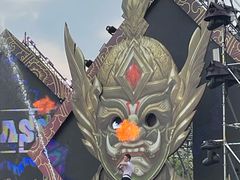 -皇家田广场(อนุสาวรีย์ทหารอาสา)