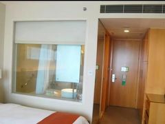 -上海浦东康桥绿地假日酒店