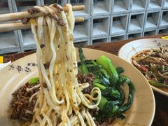 -方铲铲·成都板凳面(滨江银泰店)