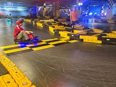 -极限PLAY运动娱乐新世界·团建派对潮玩休闲馆·室内蹦极高空游乐园