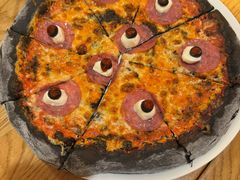 万圣节限定大眼肉披萨-城市大道红炉披萨烘焙坊