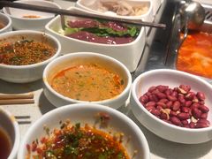 -海底捞火锅鲜切牛肉主题店(长寿路店)