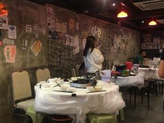 大堂-鲜入围煮花胶鸡海鲜火锅