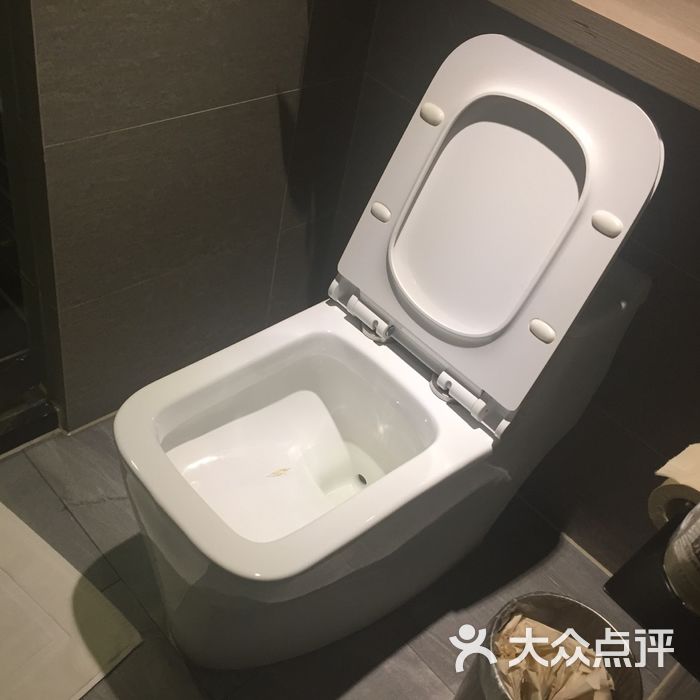 哈尔滨博物馆亚朵酒店