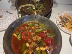 -阿瓦山寨·湘菜现炒·剁椒鱼头王(咸阳总店)