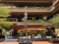 -瑞虹新天地月亮湾