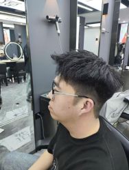 -藤野造型·烫·染发型设计店